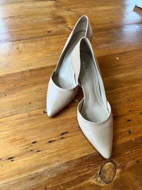 ALDO Beige Pointed-Toe D'Orsay Heels size 6